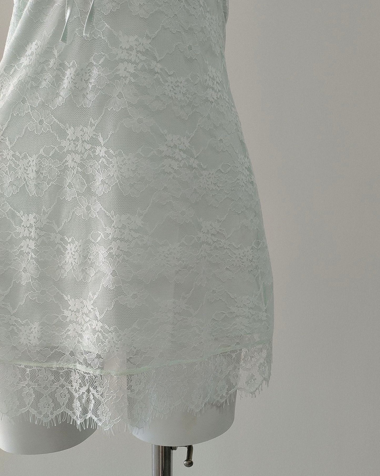 Scalloped floral lace hem on Lottie mint green lace nightie – Giulietta Lounge