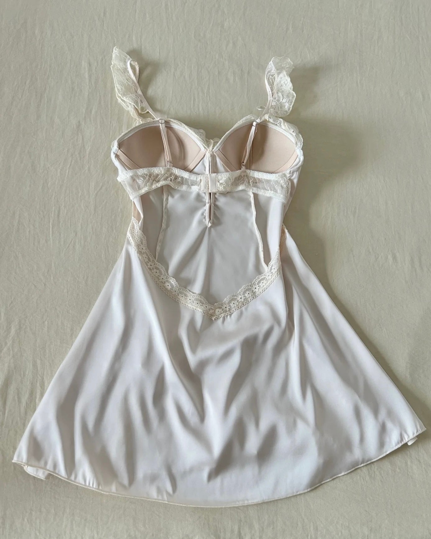 Open back ivory satin nightie with lace band and cross straps – Giulietta Lounge