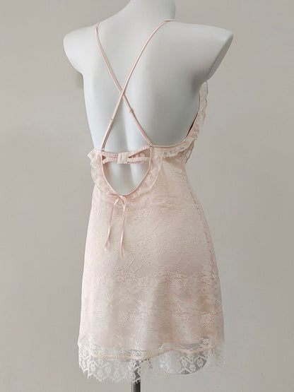 Lottie blush pink lace nightie with open criss-cross back straps and satin bow – Giulietta Lounge