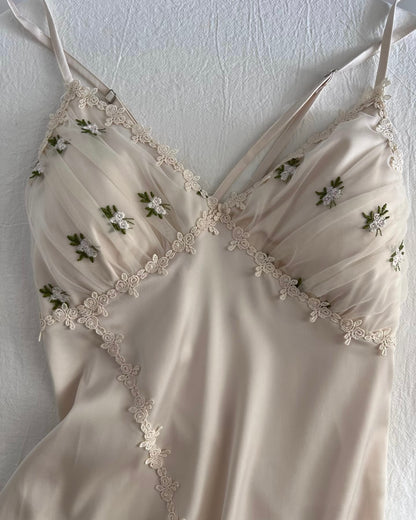 Daphne Floral Embroidery Nightie in Ivory